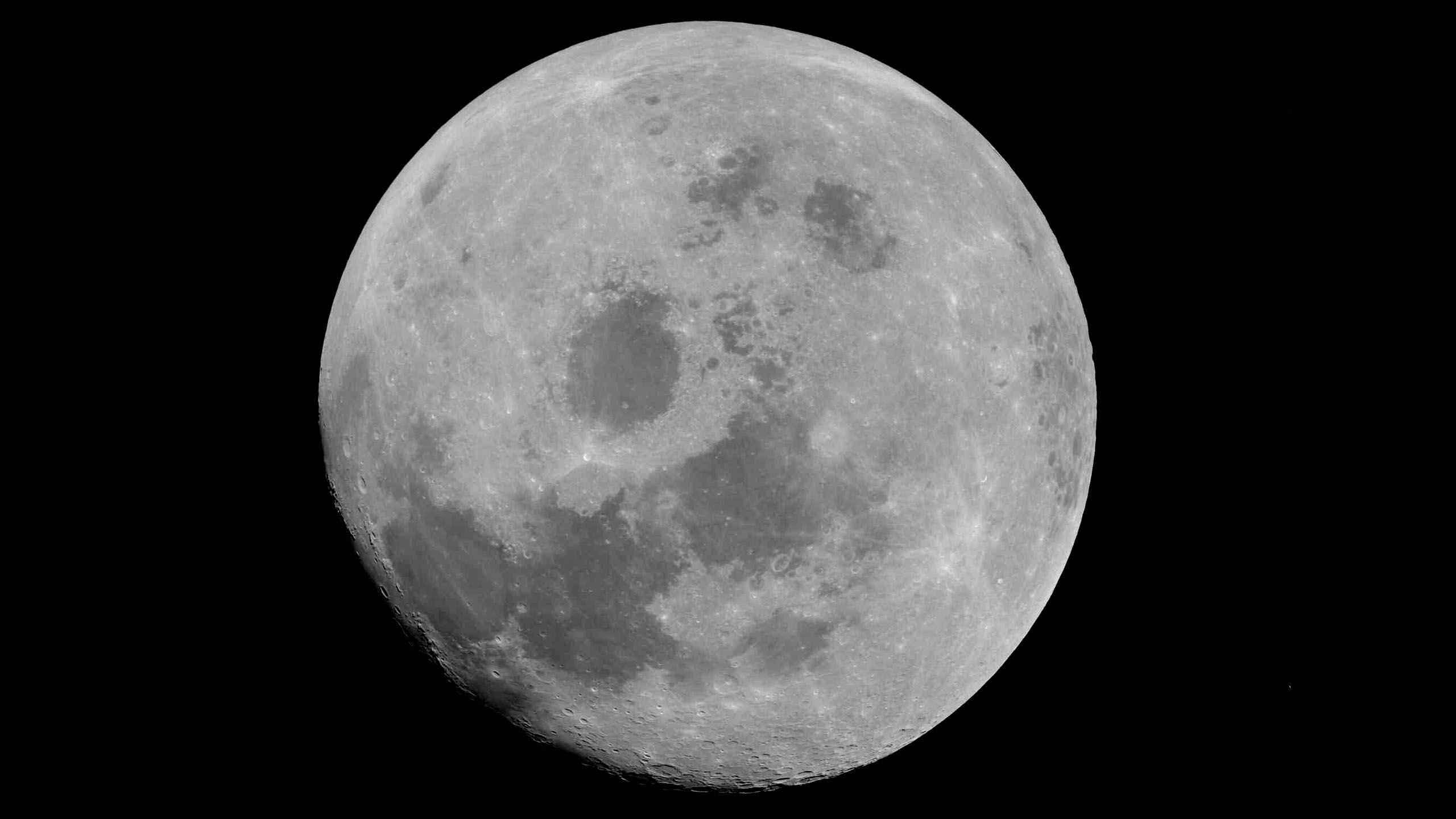 Op pad terug na die Aarde het die bemanning van Apollo 11 dié foto van die maan geneem. 